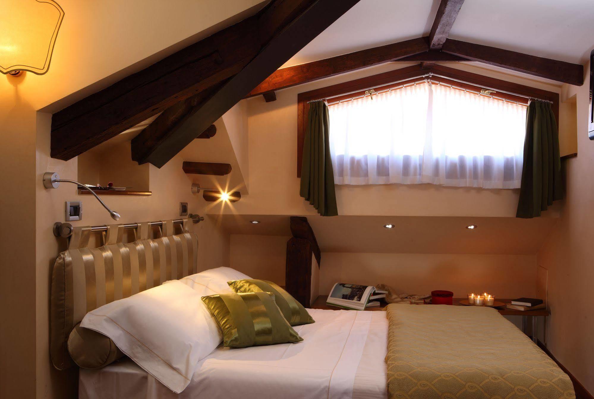 Accademia - Maravege Hotel Venice
