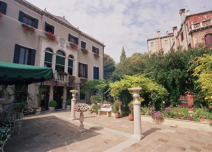 Pensione Accademia - Villa Maravege