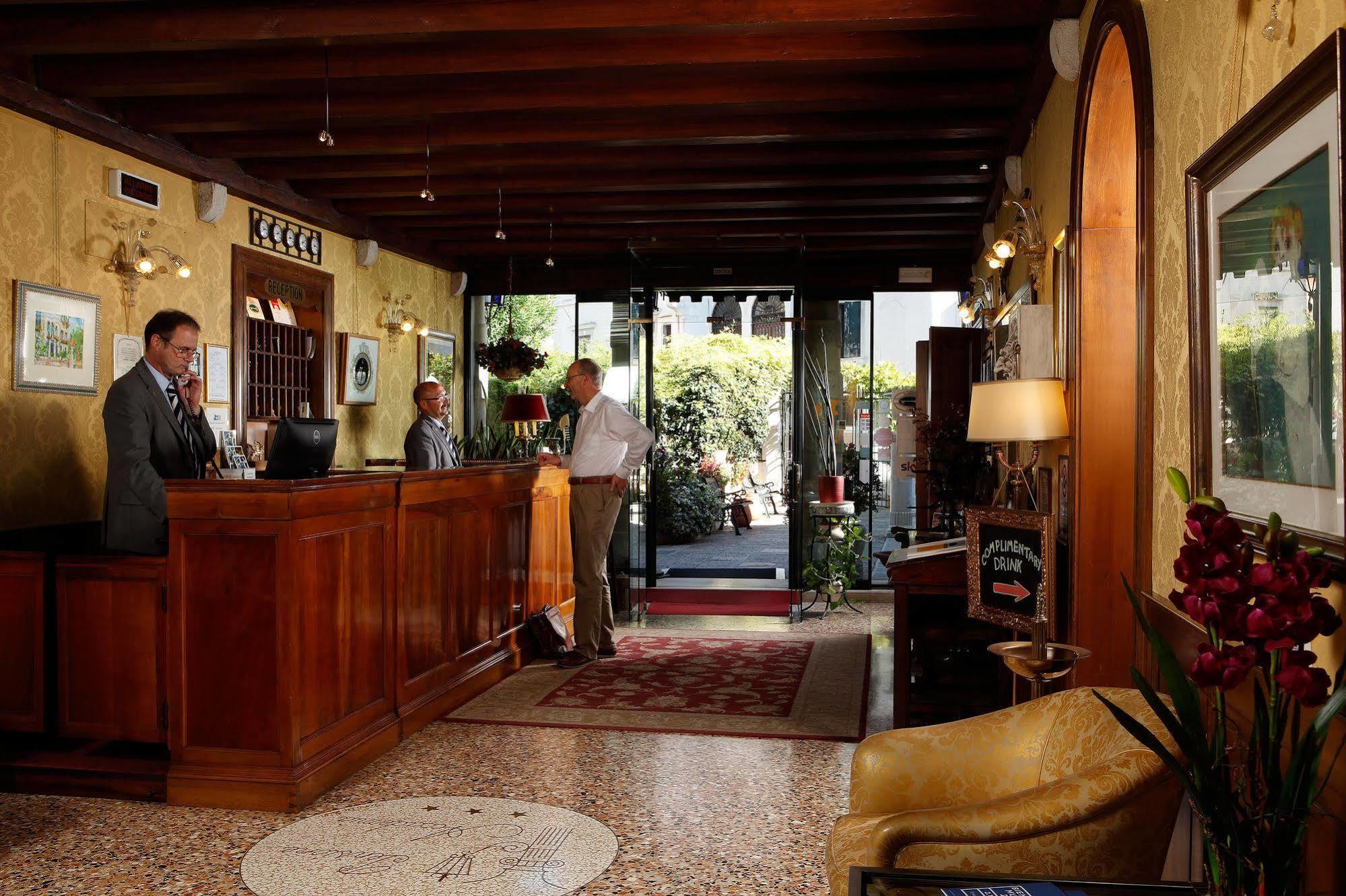 Accademia - Maravege 3* Veneza